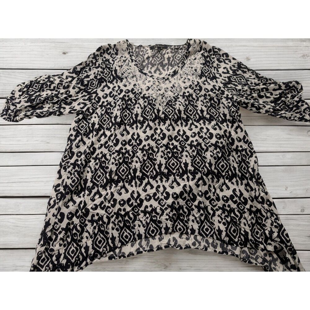 Calessa‎ Top Women’s Size L Large Lg NWT $69.00 Black White Embroidered Tunic